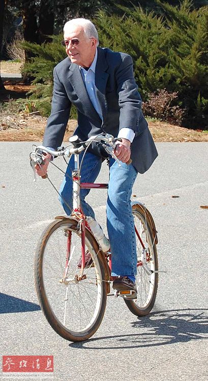 各國領(lǐng)導人退休后都干啥？小布什刷盤布朗教書