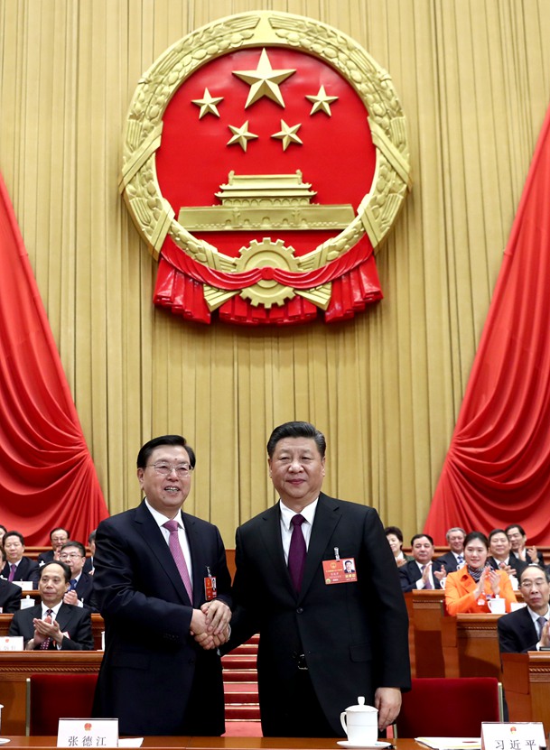 習(xí)近平當(dāng)選國家主席、中央軍委主席