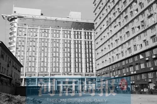 因購房尾款沒有交齊，鄭州一小區(qū)多戶業(yè)主的生活用水被停掉，有的連續(xù)半個(gè)月沒水吃。