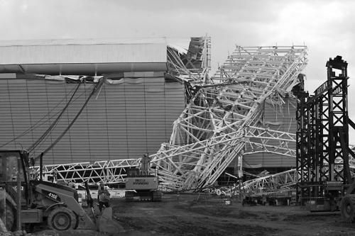 圣保羅市伊塔蓋拉球場坍塌現(xiàn)場。