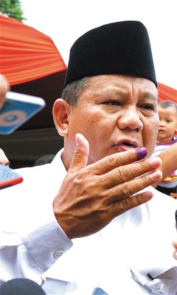 蘇哈托女婿 打軍人形象牌 蘇哈托女婿 打軍人形象牌