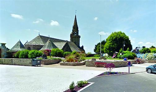 貝里揚(yáng)村人口不足，歡迎年輕家庭遷居至此；卻對(duì)單純尋求投資的商人不感興趣。