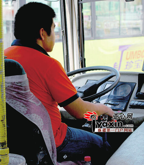 無(wú)人讓座司機(jī)拒絕開(kāi)車(chē) 被質(zhì)疑