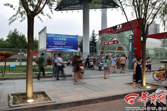 西安53歲保潔員中暑猝死(圖) 西安53歲保潔員中暑猝死(圖)