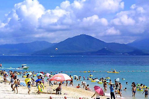 東北三省今年將有20萬老人到海南三亞過冬 東北三省今年將有20萬老人到海南三亞過冬