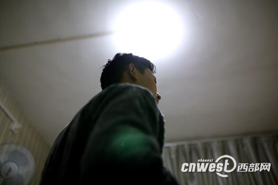 西安19歲少年感染艾滋 燒紅剪刀在家自行手術 西安19歲少年感染艾滋 燒紅剪刀在家自行手術