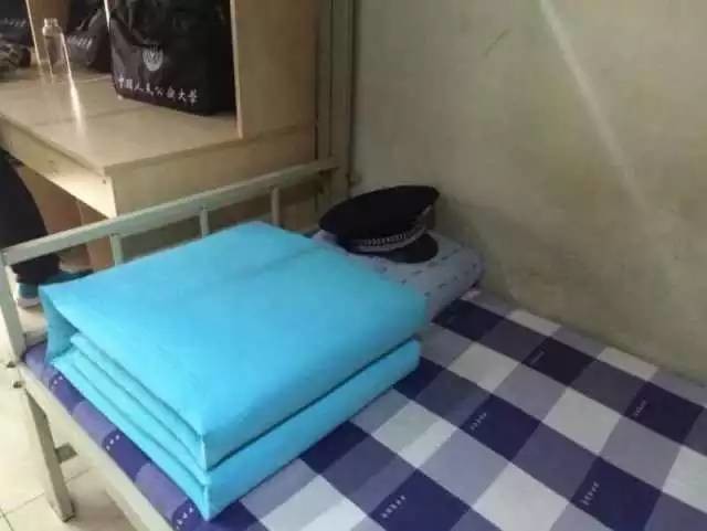 這個(gè)學(xué)校的男生宿舍火了！女同學(xué)都喊著要嫁