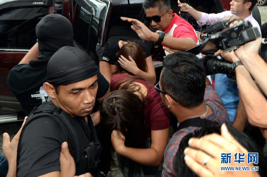 在馬來西亞拍裸照的西方游客認(rèn)罪 在馬來西亞拍裸照的西方游客認(rèn)罪