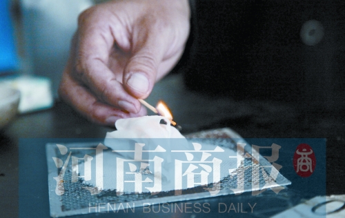 實(shí)驗(yàn)中，面膜不能被引燃