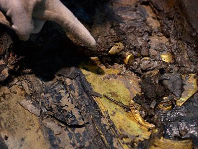 西漢?；韬钅箍脊牛菏赚F(xiàn)金板金餅