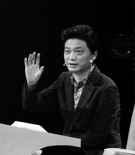 “希望女兒最好永遠(yuǎn)不要交男朋友，最好把父親當(dāng)男朋友?！贝抻涝φf。