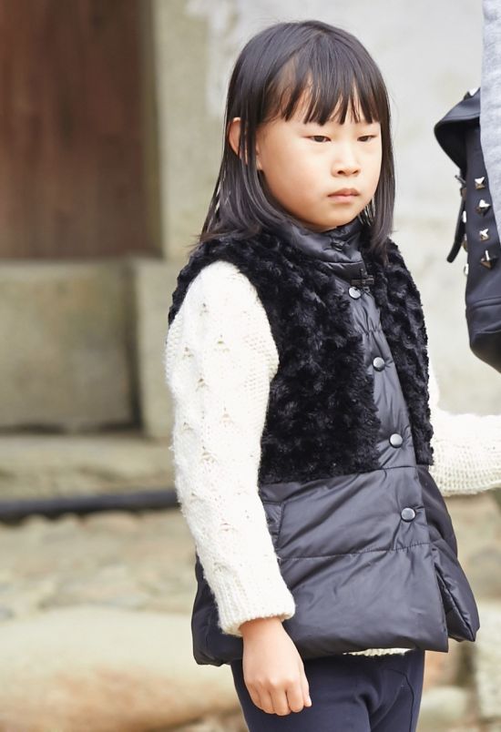 小沈陽愛女曝光長(zhǎng)相酷似父母 網(wǎng)友：絕對(duì)親生的