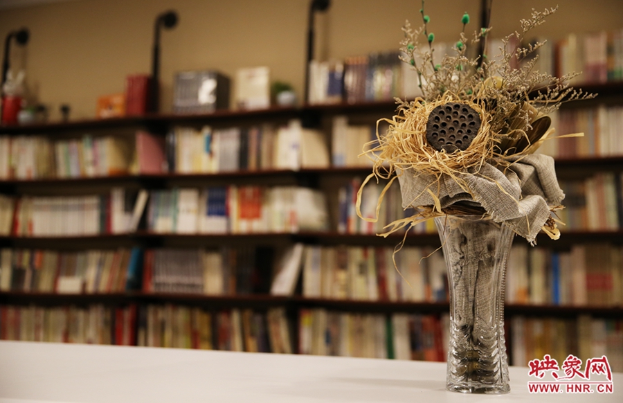 書店內(nèi)的裝飾。