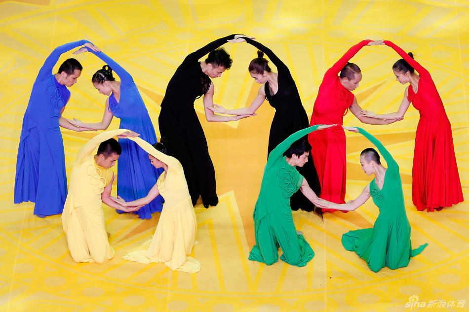 南寧體操世錦賽開(kāi)幕式 體操場(chǎng)上展現(xiàn)民族文化