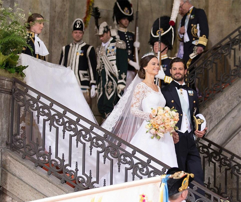 現(xiàn)實版“灰姑娘”！瑞典王子迎娶比基尼女模